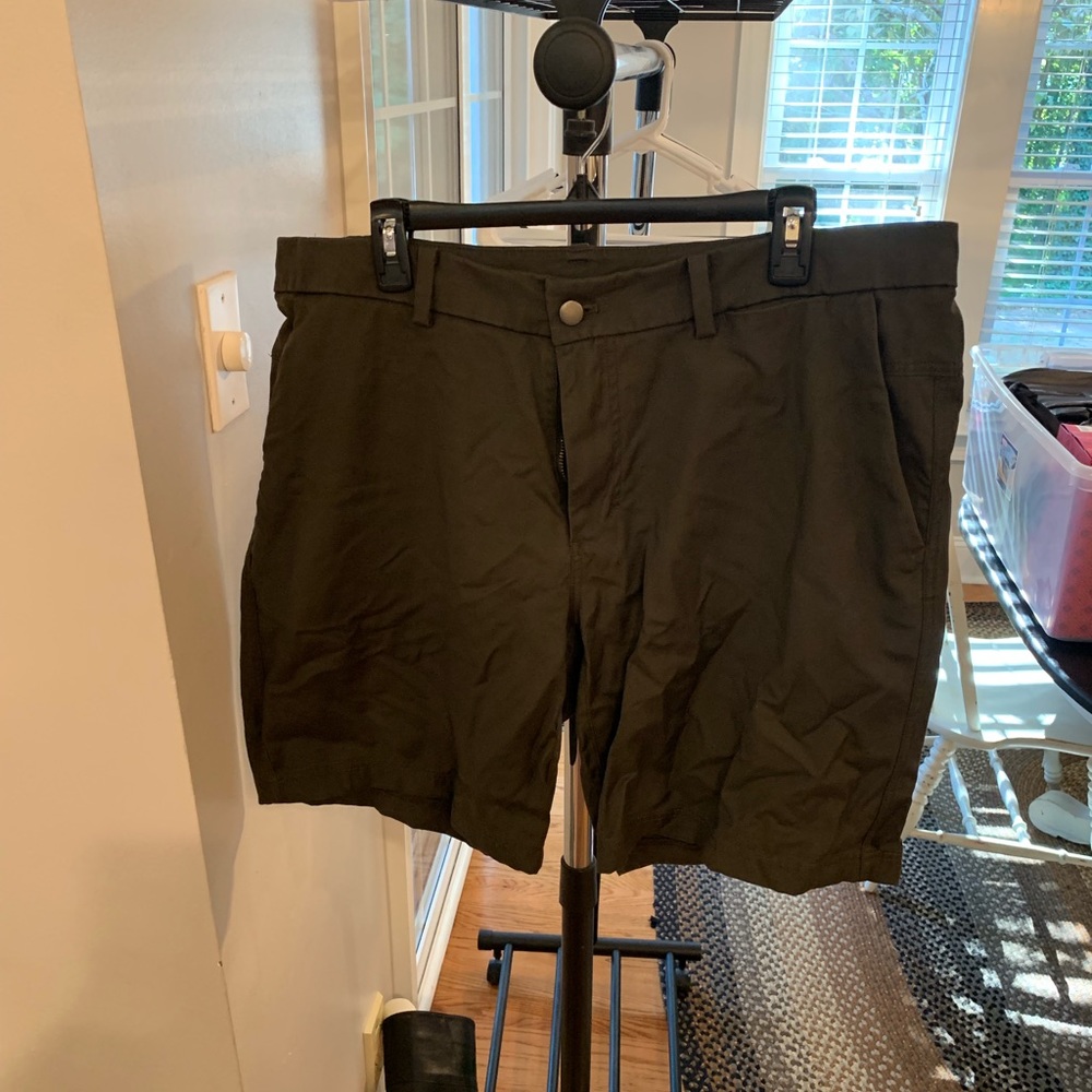 EUC Men’s Lulu lemon shorts